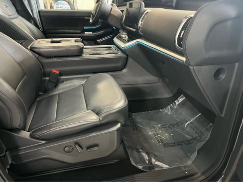 Used 2025 Ford Expedition Platinum w/ Stealth Performance Package image 52