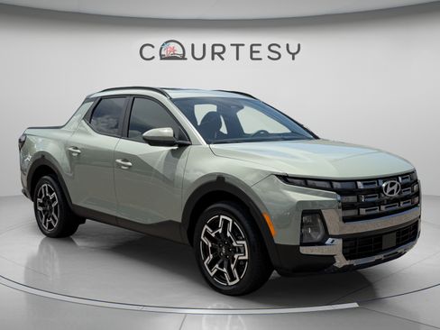 Used 2025 Hyundai Santa Cruz Limited AWD/4WD image 7
