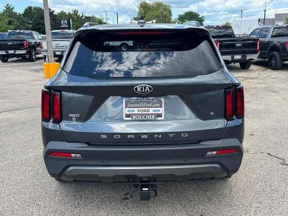 Used 2021 Kia Sorento S w/ Panoramic Sunroof Package