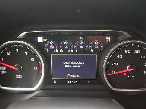 Used 2021 Chevrolet Tahoe Premier w/ Premium Package image 21