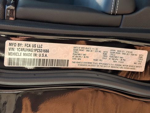 Used 2023 Jeep Grand Cherokee Laredo image 26