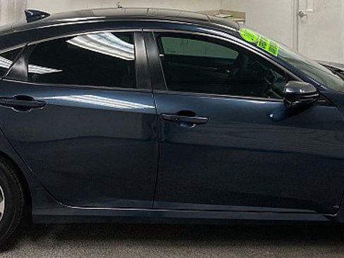 Used 2017 Honda Civic EX image 4