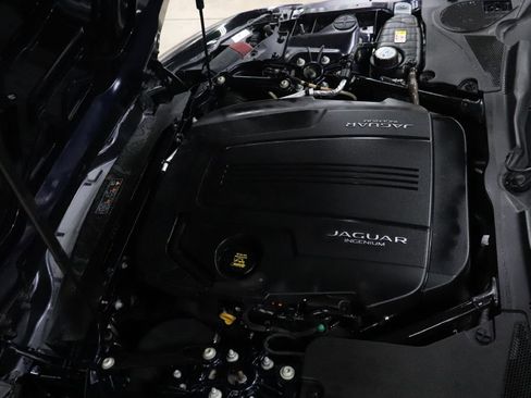 Used 2020 Jaguar F-TYPE Coupe image 18