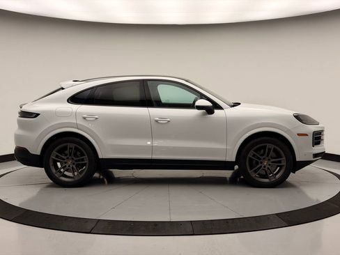 Used 2024 Porsche Cayenne Coupe image 8
