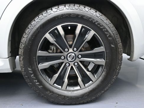 Used 2019 Nissan Armada Platinum w/ Captain's Chairs Package RWD image 14