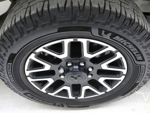 Used 2025 RAM 2500 Limited AWD/4WD image 34