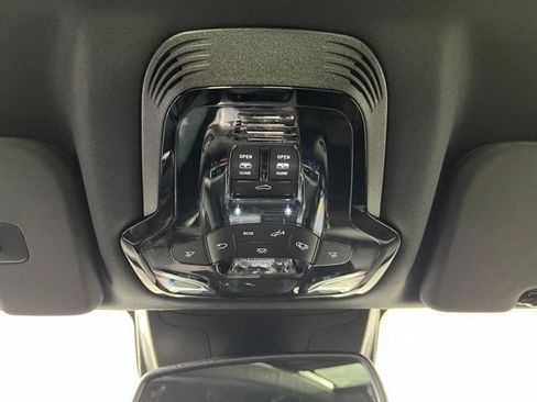 Used 2025 Alfa Romeo Stelvio Sprint image 40