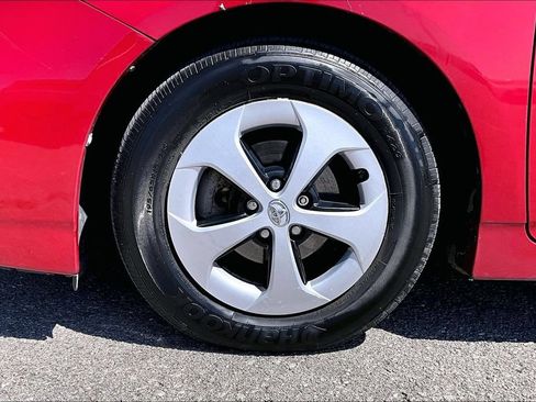 Used 2015 Toyota Prius Four FWD image 11