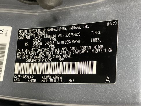 Used 2023 Toyota Highlander Platinum image 36