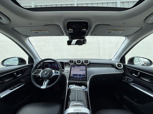 Used 2023 Mercedes-Benz GLC 300 4MATIC image 6
