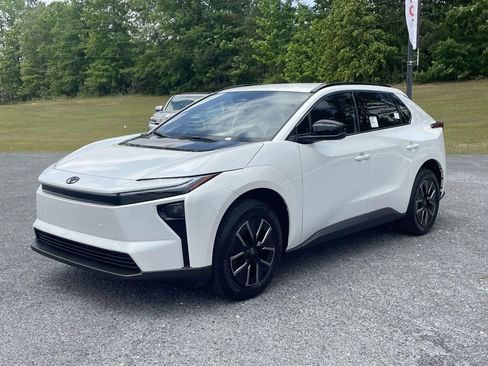 New 2026 Toyota bZ FWD image 4