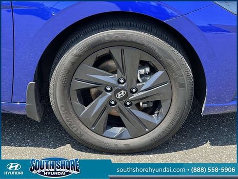 Certified 2023 Hyundai Elantra SEL FWD image 9