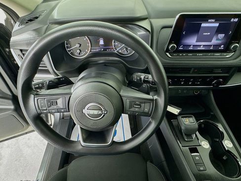 Used 2024 Nissan Rogue S FWD image 12