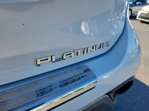 Used 2023 Toyota Highlander Platinum image 7