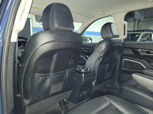 Used 2023 Kia Telluride S AWD/4WD image 16