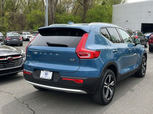 Used 2024 Volvo XC40 B5 Core AWD/4WD image 5