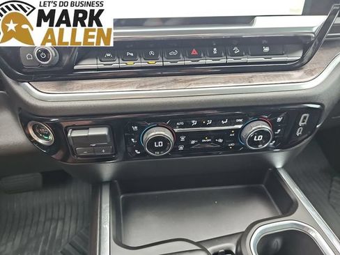Used 2024 Chevrolet Silverado 1500 LTZ AWD/4WD image 18