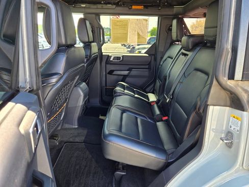 Used 2024 Ford Bronco Badlands w/ Sasquatch Package AWD/4WD image 28
