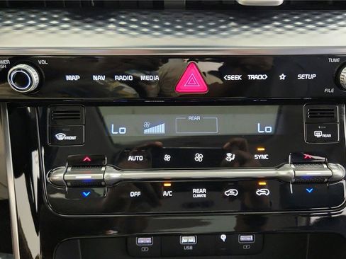 Used 2022 Kia Carnival SX Prestige FWD image 25