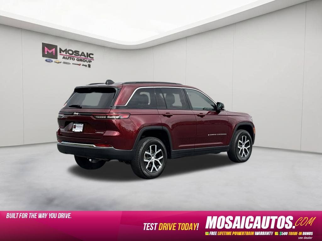 Used 2025 Jeep Grand Cherokee Limited w/ Luxury Tech Group II AWD/4WD image 7