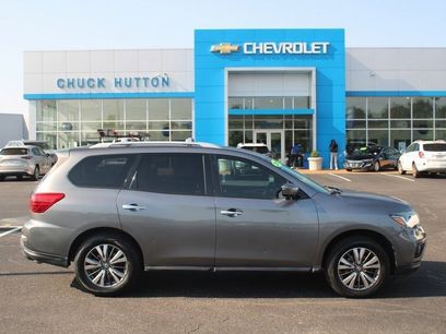 Used 2017 Nissan Pathfinder SL