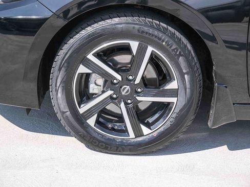 Used 2025 Nissan Sentra SV FWD image 10