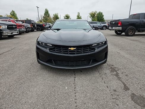Used 2023 Chevrolet Camaro LT image 2