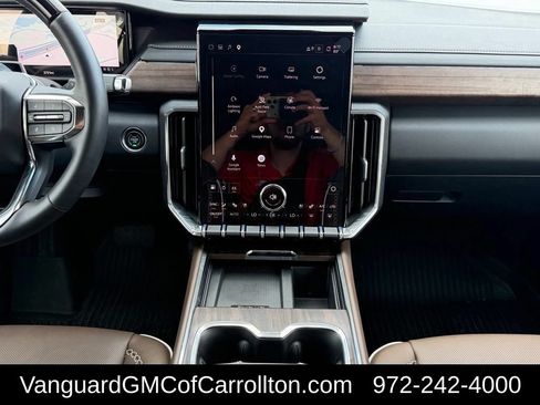 New 2026 GMC Acadia Denali Ultimate w/ LPO, Floor Liner Package AWD/4WD image 13