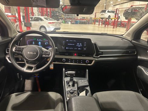 Used 2023 Kia Sportage LX FWD image 6