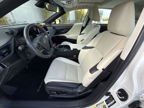 Used 2025 Lexus ES 350 w/ Premium Package FWD image 30