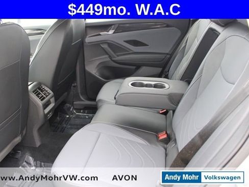 Used 2025 Volkswagen Tiguan SE AWD/4WD image 25