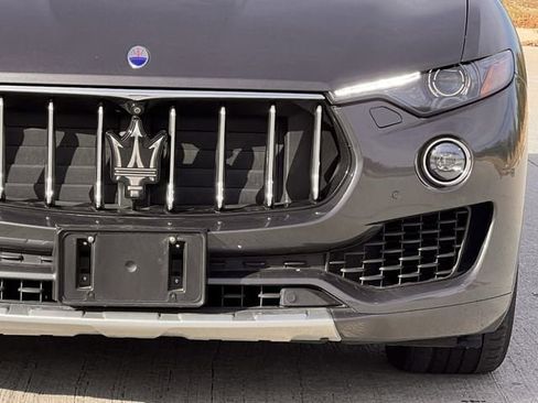 Used 2017 Maserati Levante w/ Luxury Package image 10