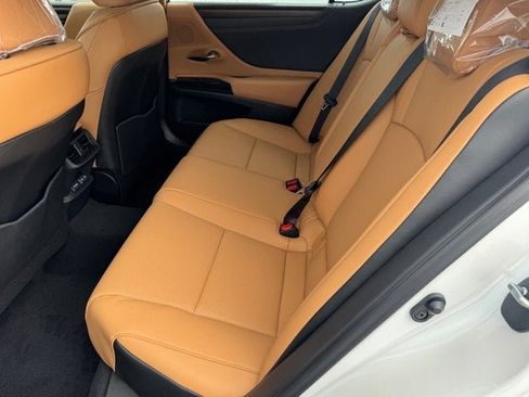 New 2025 Lexus ES 350 w/ Premium Package image 8