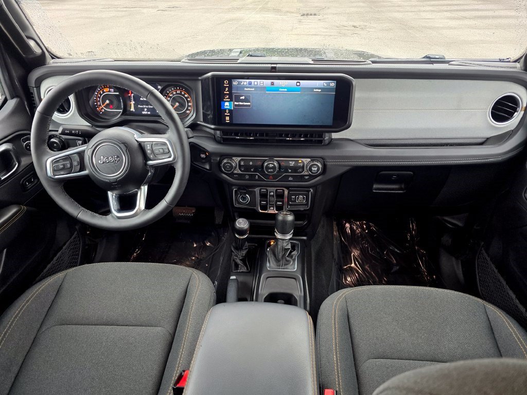 Used 2026 Jeep Wrangler Unlimited Sahara AWD/4WD image 39