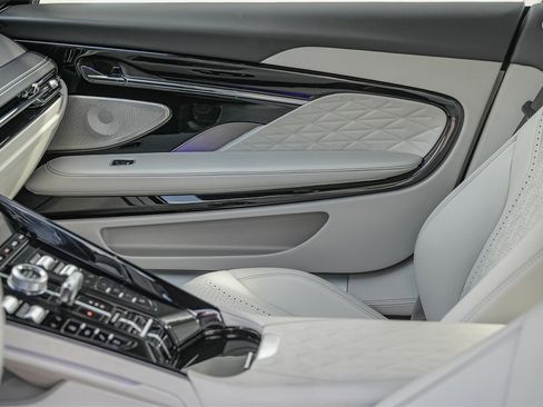 New 2025 Aston Martin DB12 Convertible image 19