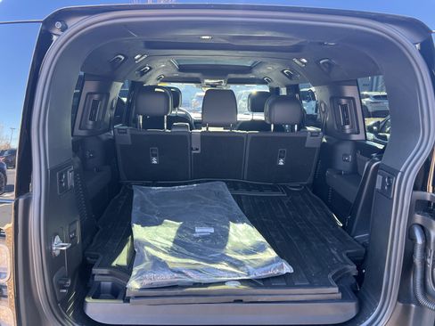 Certified 2025 Land Rover Defender 130 V8 image 34