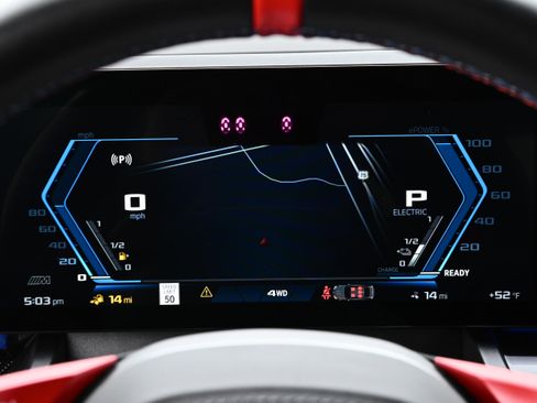 Used 2025 BMW M5 w/ Executive Package image 15