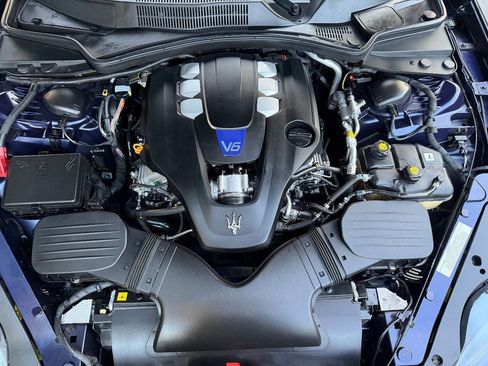 Used 2018 Maserati Quattroporte S GranSport image 39