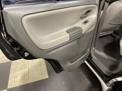 Used 2002 Chevrolet Tracker LT image 15