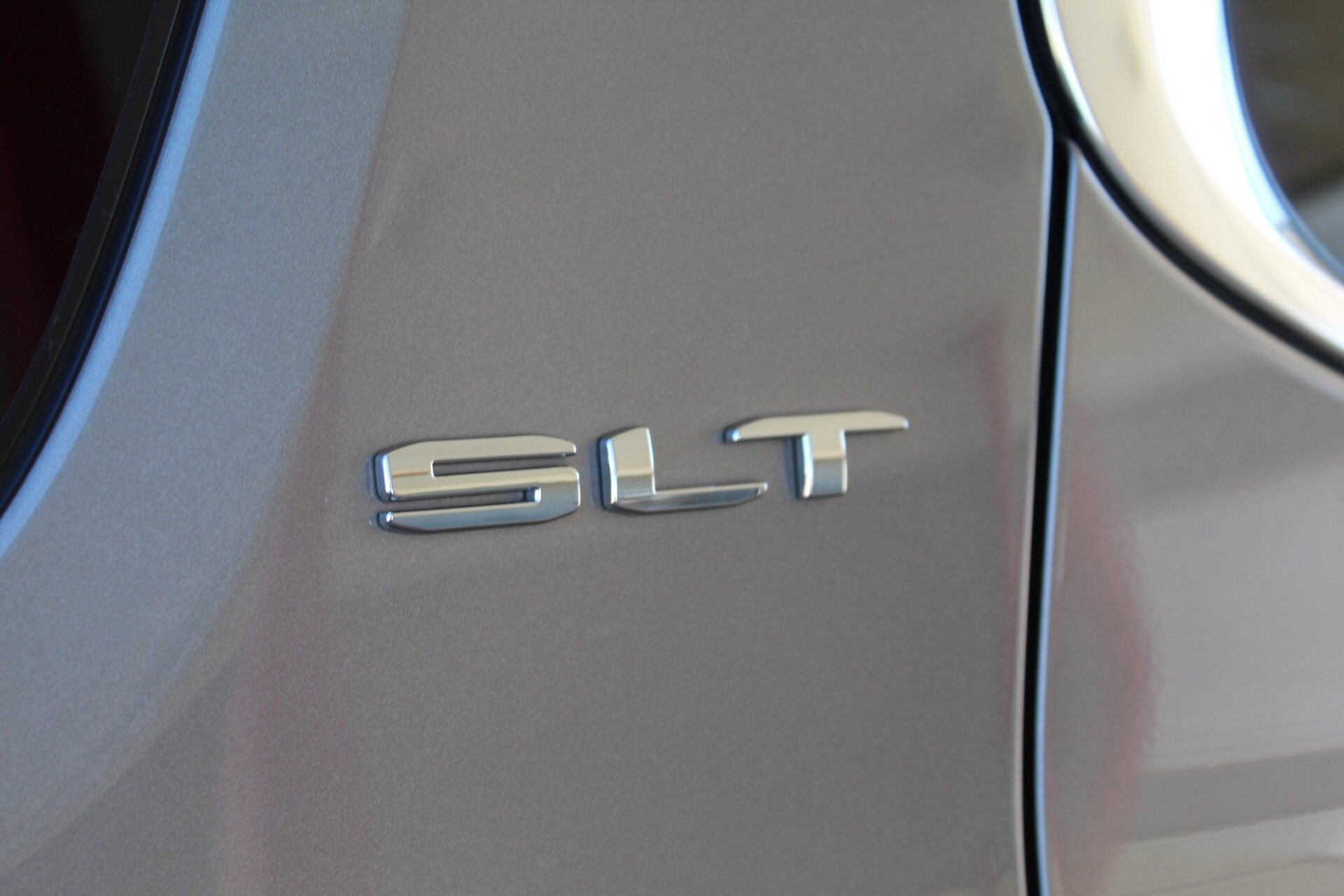 Used 2023 GMC Acadia SLT FWD image 72