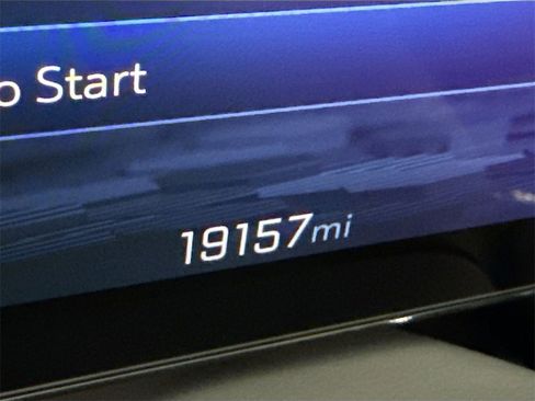 Used 2025 Chevrolet Suburban LT w/ Comfort Package image 4