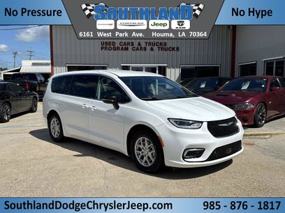Used 2024 Chrysler Pacifica Touring-L