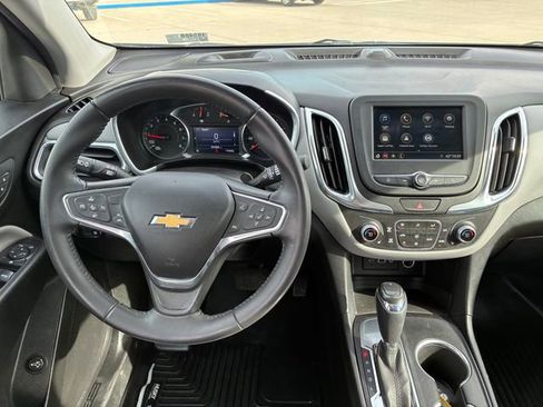 Used 2019 Chevrolet Equinox LT w/ Driver Convenience Package image 18