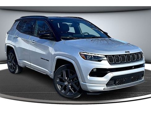 Used 2025 Jeep Compass Limited w/ High Altitude Package image 12