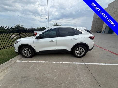 Used 2023 Ford Escape Active FWD image 2