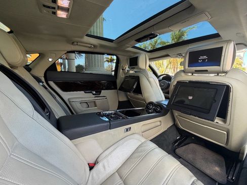 Used 2013 Jaguar XJ L Ultimate image 98