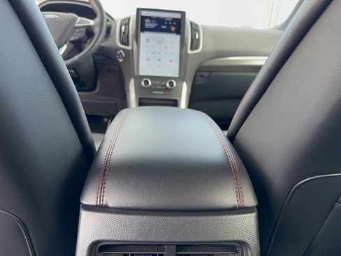 Certified 2024 Ford Edge ST-Line AWD/4WD image 27