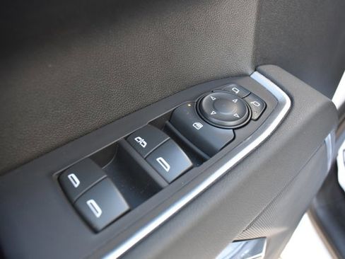 Used 2024 Chevrolet Silverado 1500 LT image 12