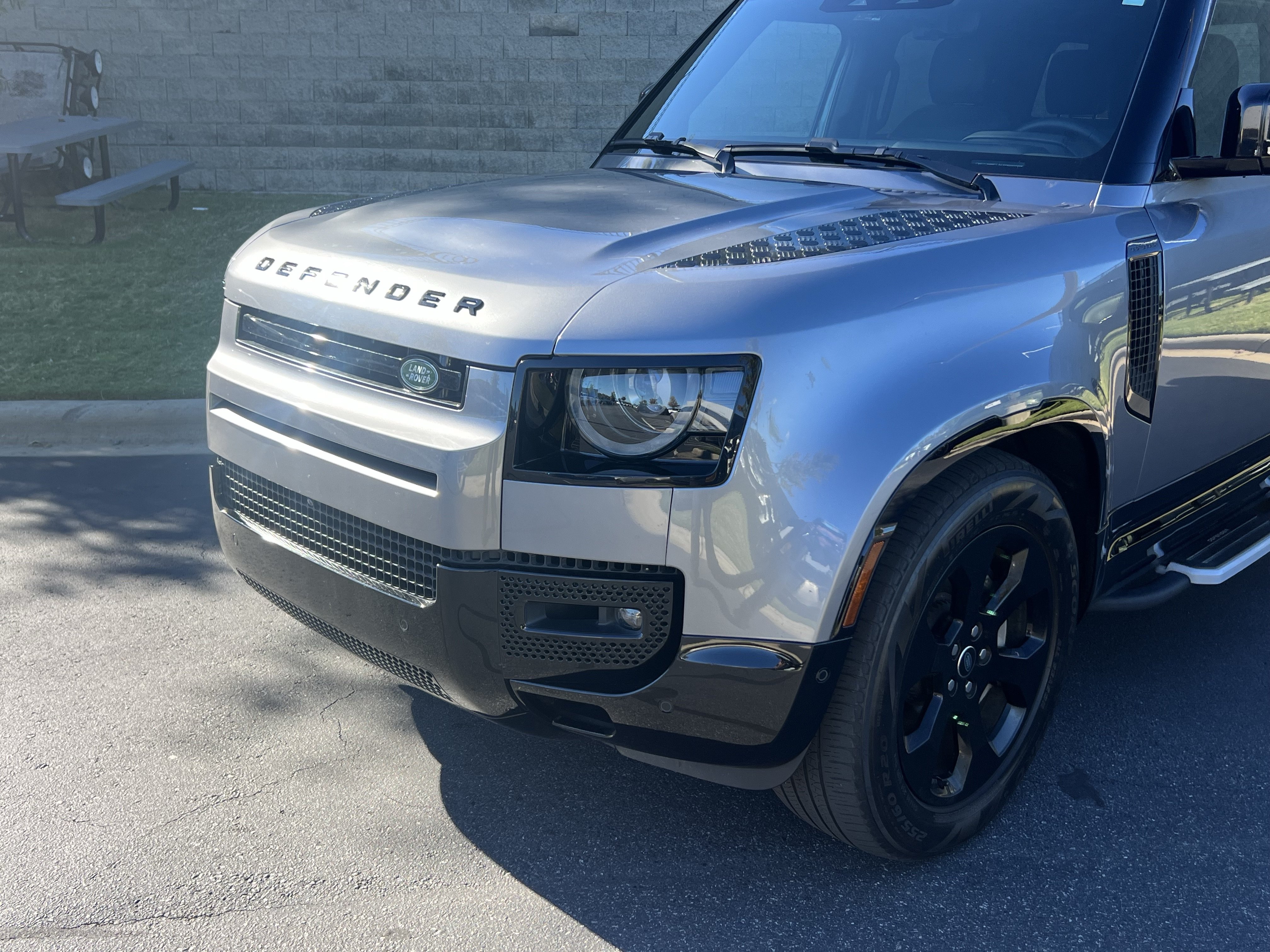 Certified 2024 Land Rover Defender 110 X-Dynamic SE AWD/4WD image 11