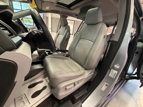 Used 2022 Honda Odyssey EX-L image 9